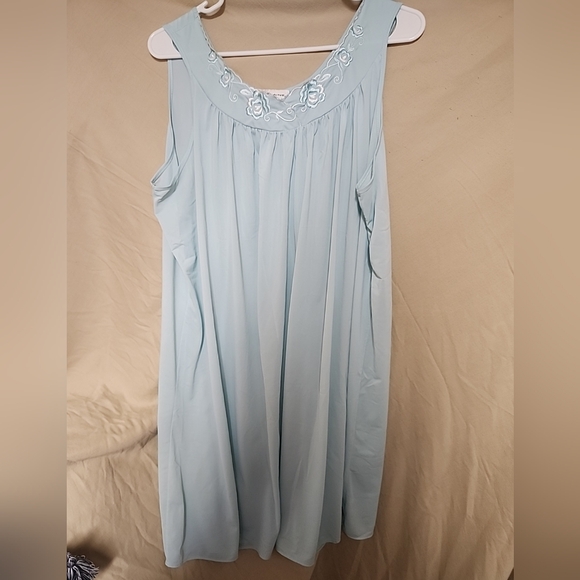 MISS ELAINE for Dillard's Nylon nightgown sz XL - Picture 1 of 6